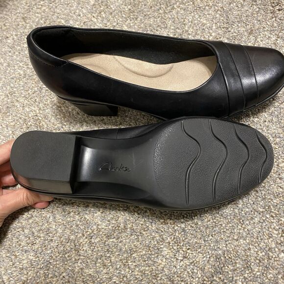 Clarks Leather Comfort Pumps Women 9.5M  EU 41 2.5 “ Block Heel 2" Padded Office - Picture 8 of 10